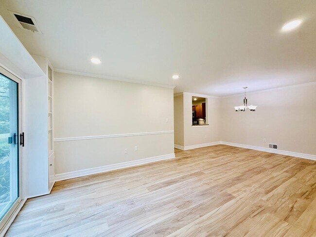 Building Photo - 13 Cypress Ct
