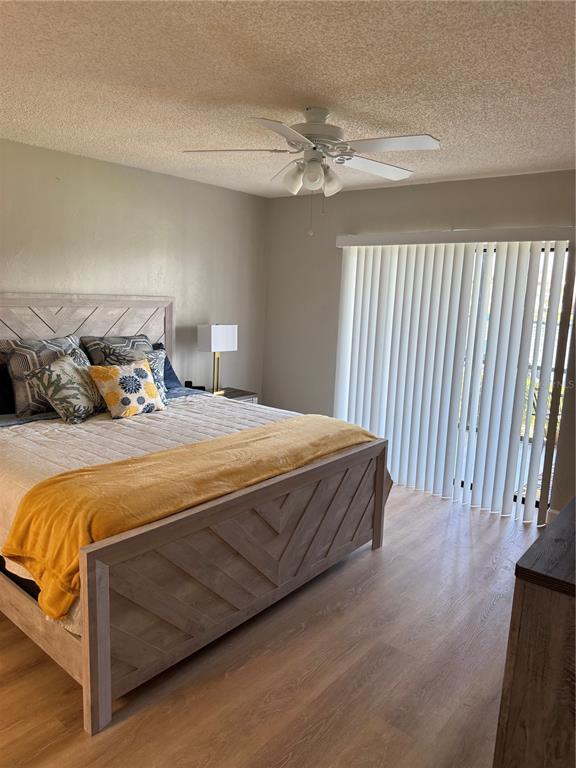 Building Photo - 4711 Santa Barbara Blvd S