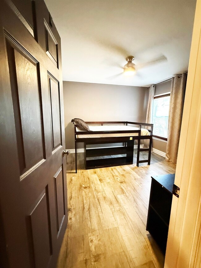 Building Photo - 1508 Crescent Hills Dr