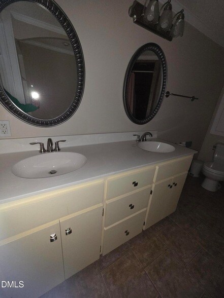 Building Photo - 408 W I St