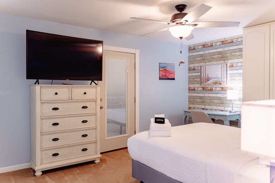 Building Photo - 563 Bobwhite Dr
