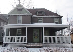 Building Photo - 704 W Mulberry St