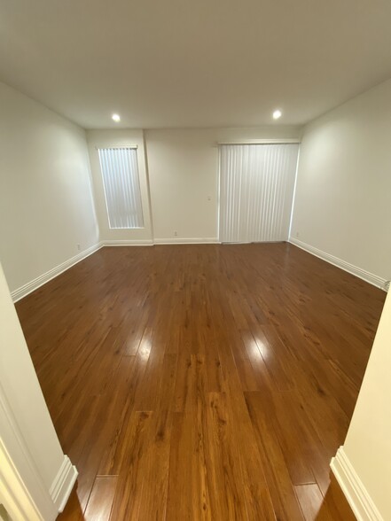 master bedroom - 910 S Bedford St