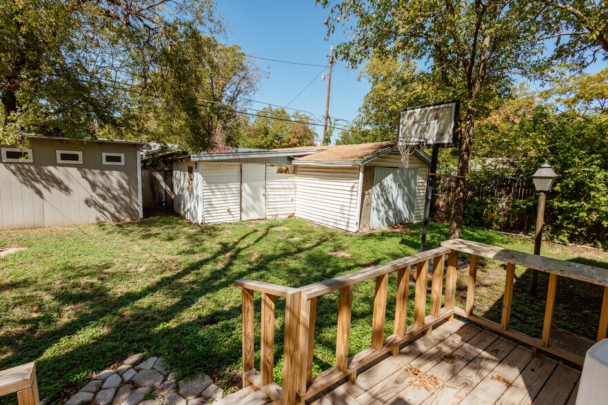 Building Photo - 3609 Cumberland Ave