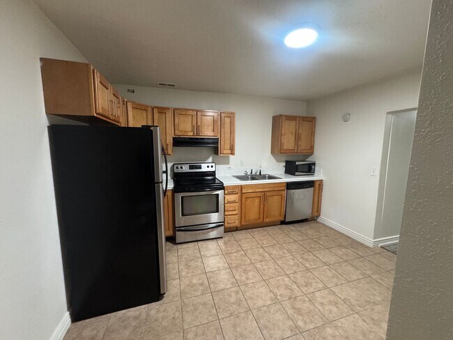 Building Photo - 128 Vidas Ave