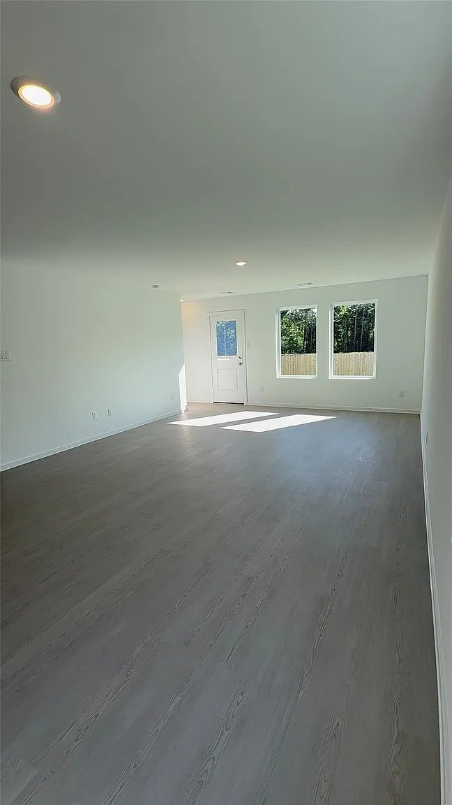 Building Photo - 331 Parkin Ct