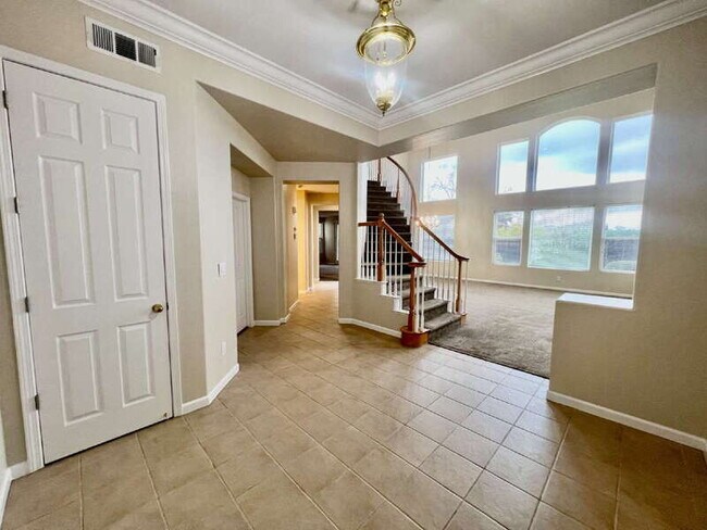 Building Photo - 116 Burgundy Ct