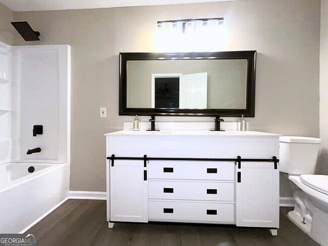 Building Photo - 3793 Rainbow Dr