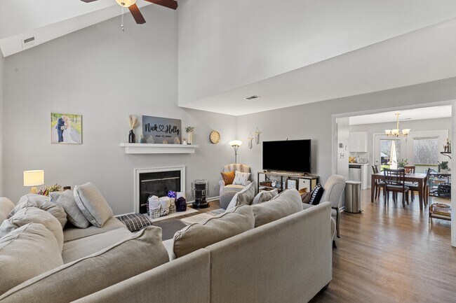 Building Photo - 3336 Pueblo Ct