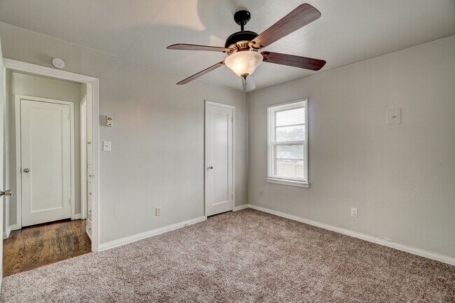 Building Photo - 2 Bed 1 Bath Duplex in MWC