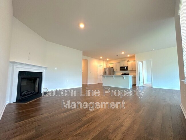 Building Photo - 211 Dogwood Crk Dr