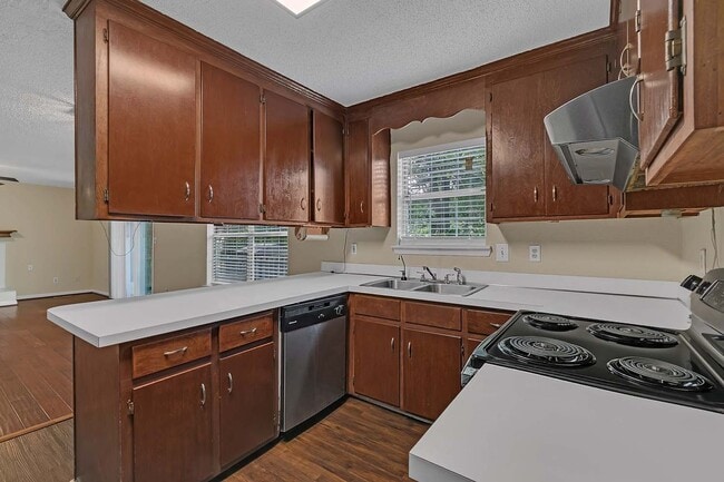 Building Photo - 18 Lundy Ln