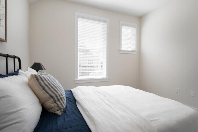 Building Photo - 7930 Greystone St