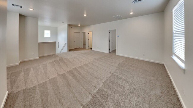 Building Photo - Luxury Modern 3 Bedroom 2.5 Bathroom Home with a Bonus Room in Deer Creek Schools (Neighborhood P...
