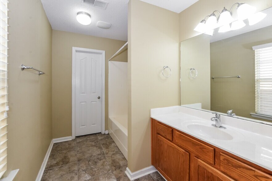 Building Photo - 8573 Griffin Park Dr