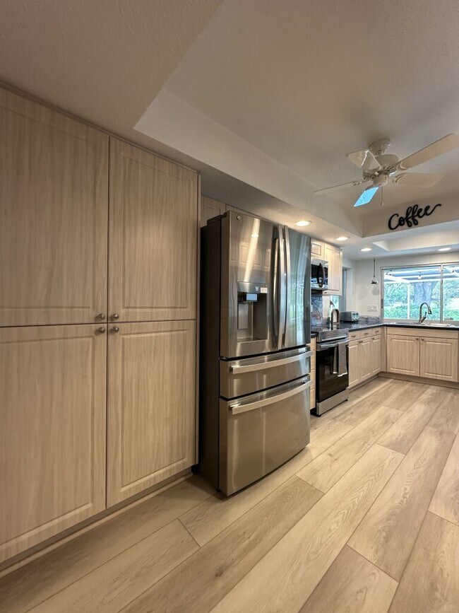 Building Photo - 2780 Landmark Dr