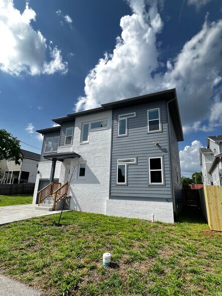 Building Photo - 1072 Zophi St