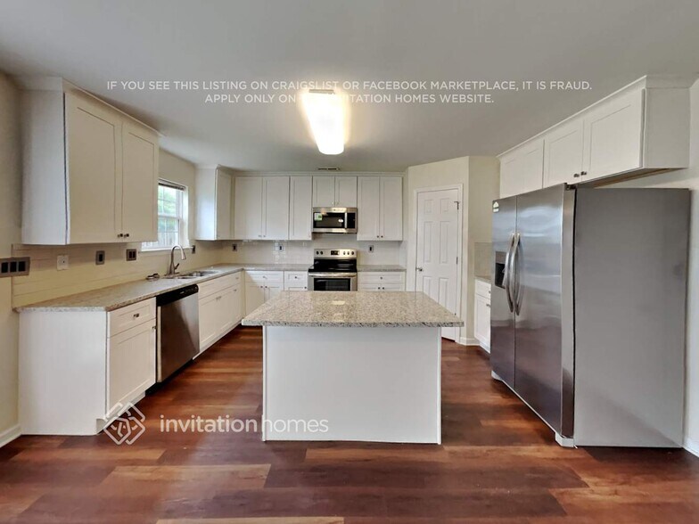 Building Photo - 121 Saye Pl