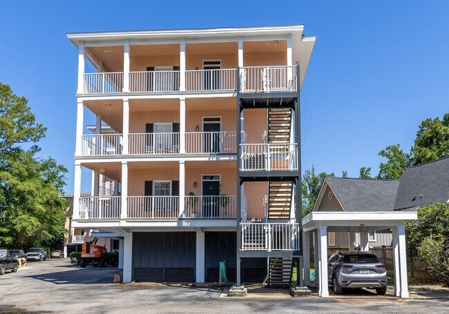 Building Photo - NOW SHOWING!  Stunning top-floor condo  #3...