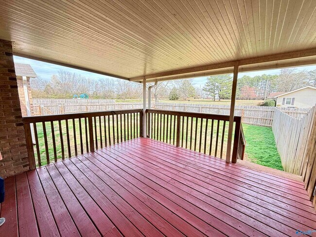 Building Photo - 105 Oakwood Meadows Dr