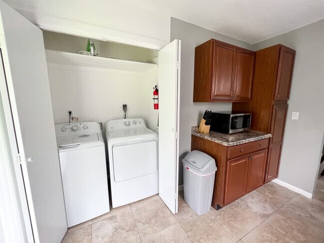 Building Photo - 13921 19th St