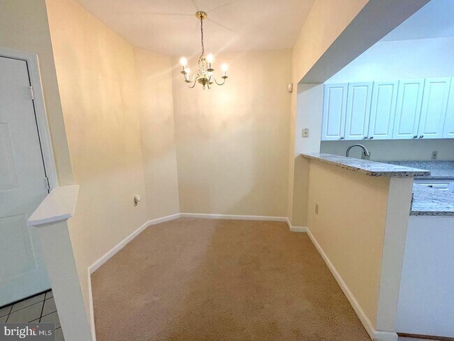 Building Photo - 2203 Westcourt Ln