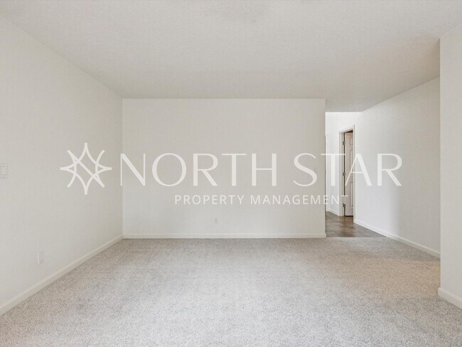 Building Photo - Beautifully Maintained Single-Level Home with Modern Touches