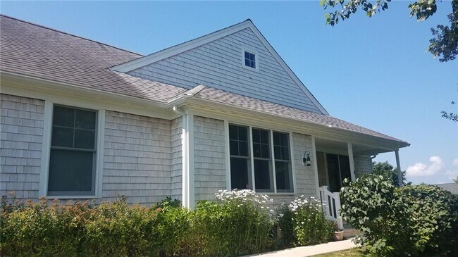Building Photo - 27 Sanderling Way