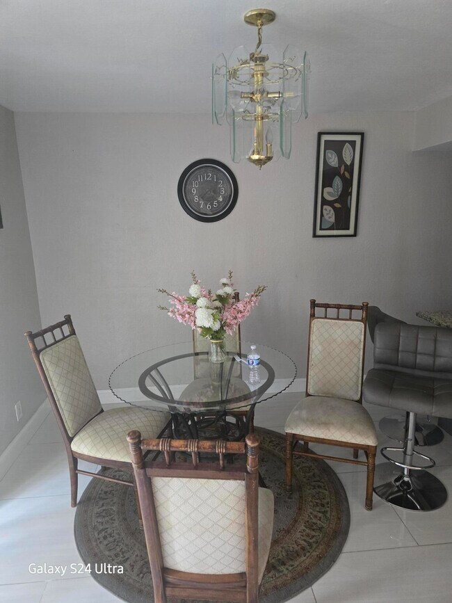 Building Photo - 618 SW 1st St