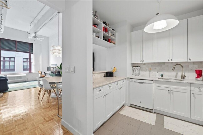 Primary Photo - 1500 Hudson St