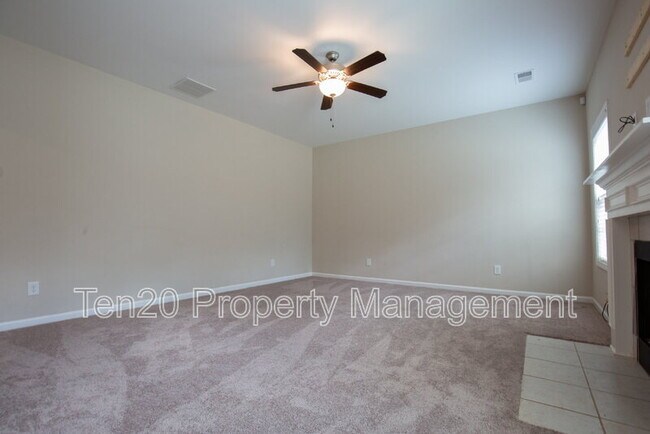 Building Photo - 122 Cedar Wy