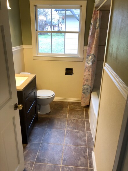 Building Photo - 2915 Grim Ave