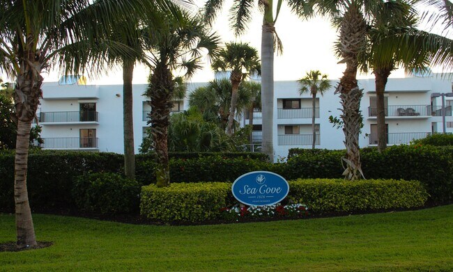 Building Photo - 1616 Ocean Dr