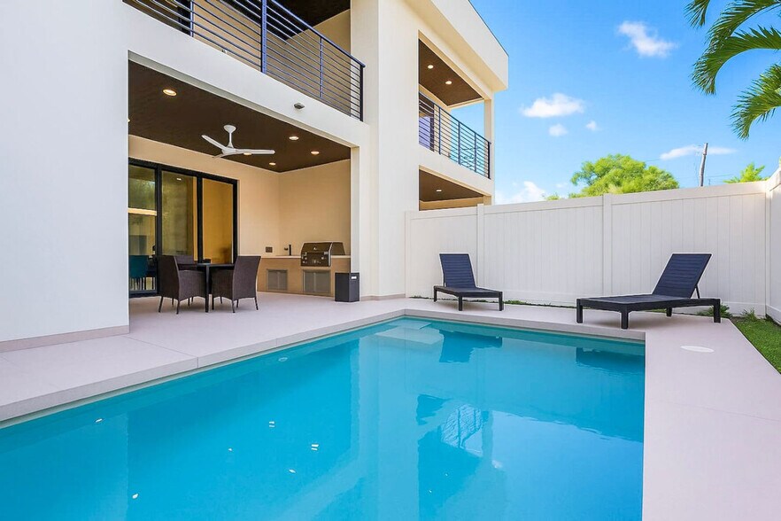 Building Photo - 1812 Miami Rd