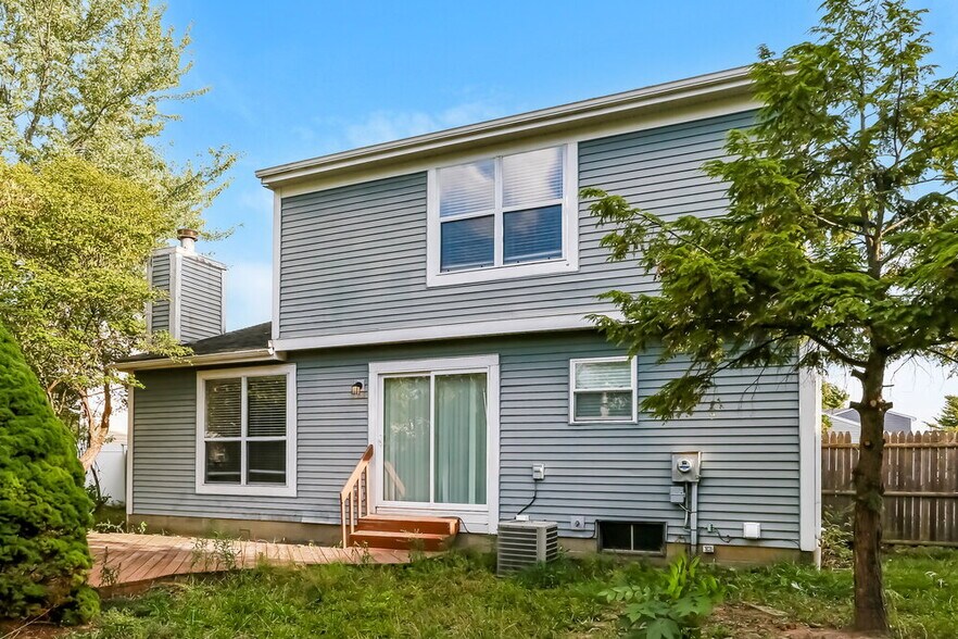 Building Photo - 6208 Glencairn Cir