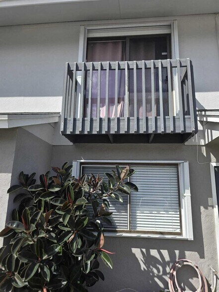 Building Photo - 5204 Bayside Dr