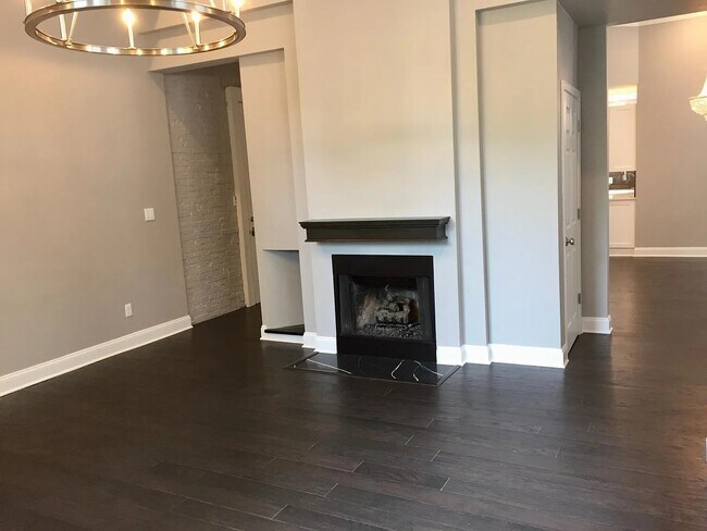 Living room - 2051 Park Ave