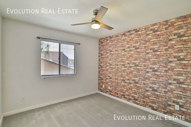 Building Photo - 5995 N 78th St