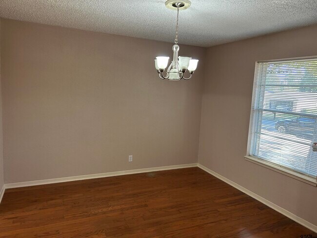 Building Photo - 4615 Edinburgh Dr