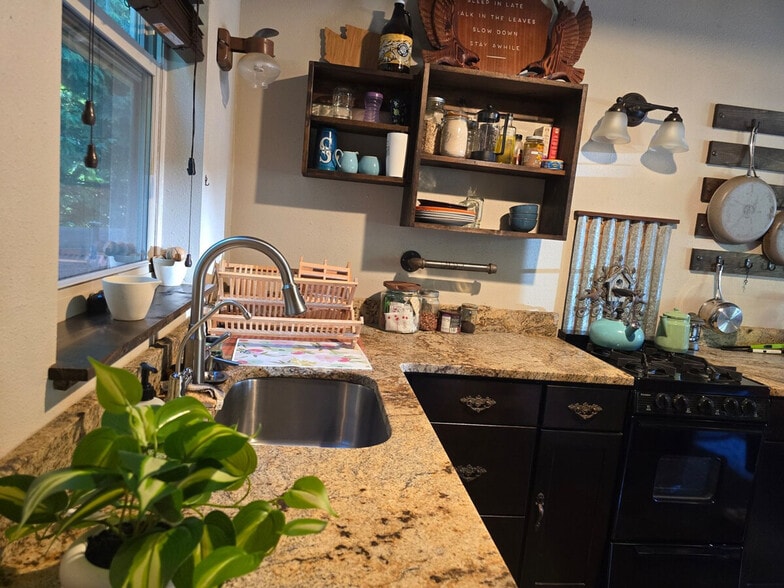 Building Photo - 23253 WA-534