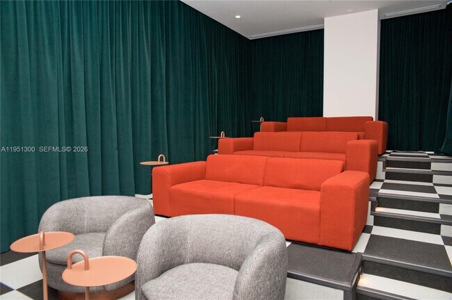 Building Photo - 11 NE 6th St