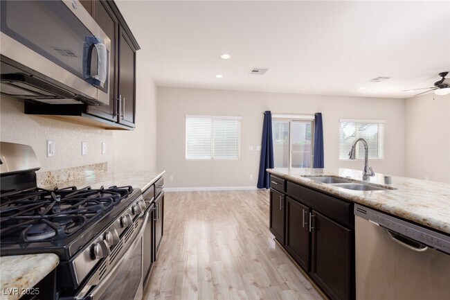 Building Photo - 2872 Glass Vine Ct