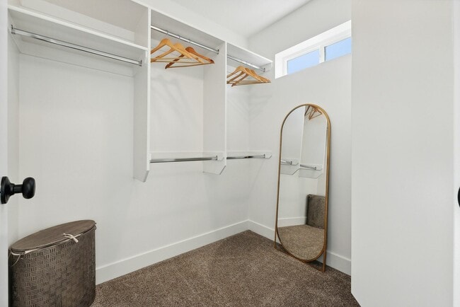 Jefferson Master Bedroom Closet - Madison Towns