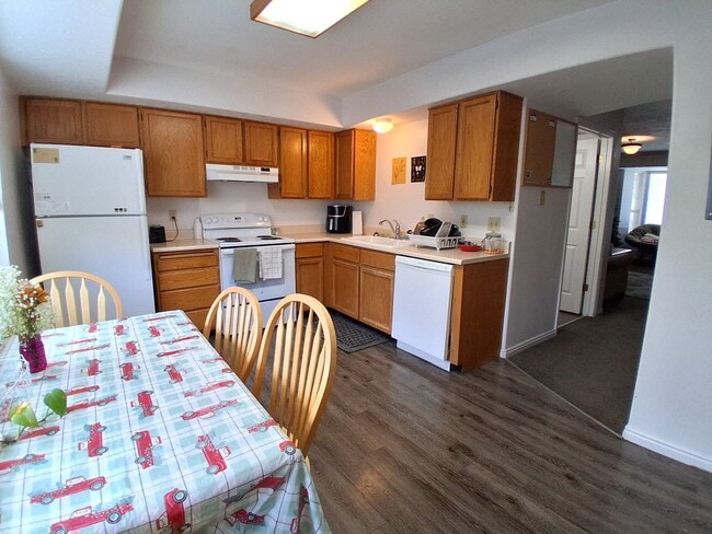 Building Photo - 588 N 500 E