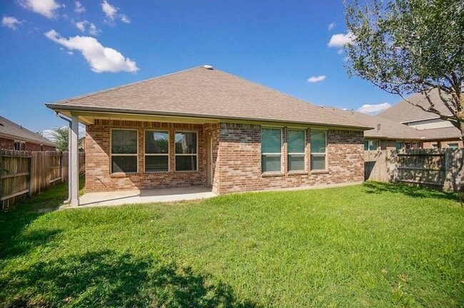 Building Photo - 28515 Pleasant Forest Dr