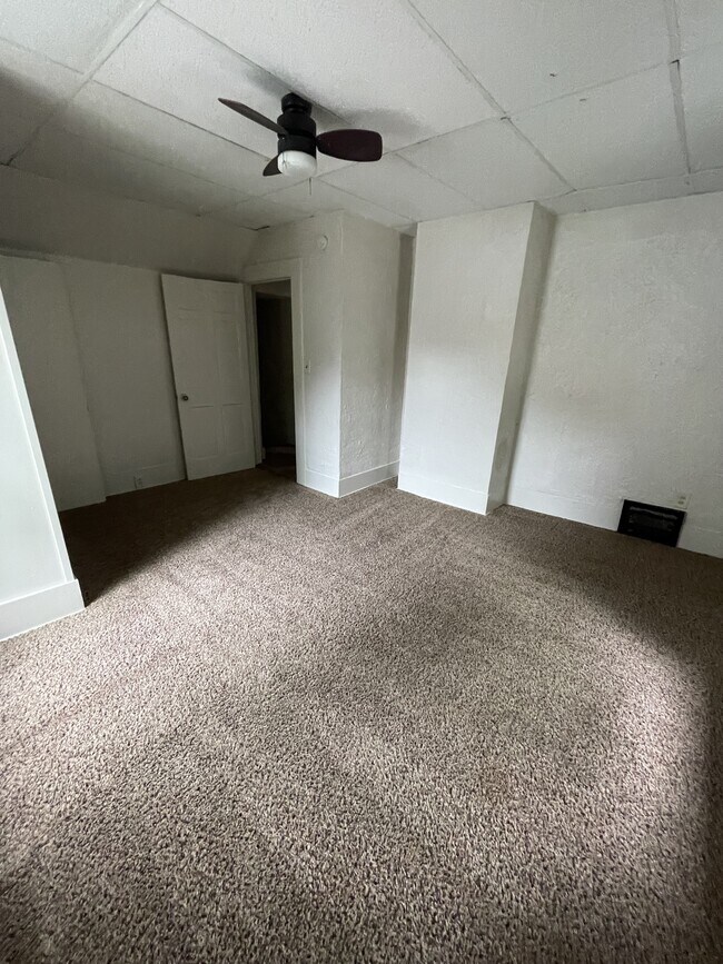 Building Photo - 420 W Lovett St