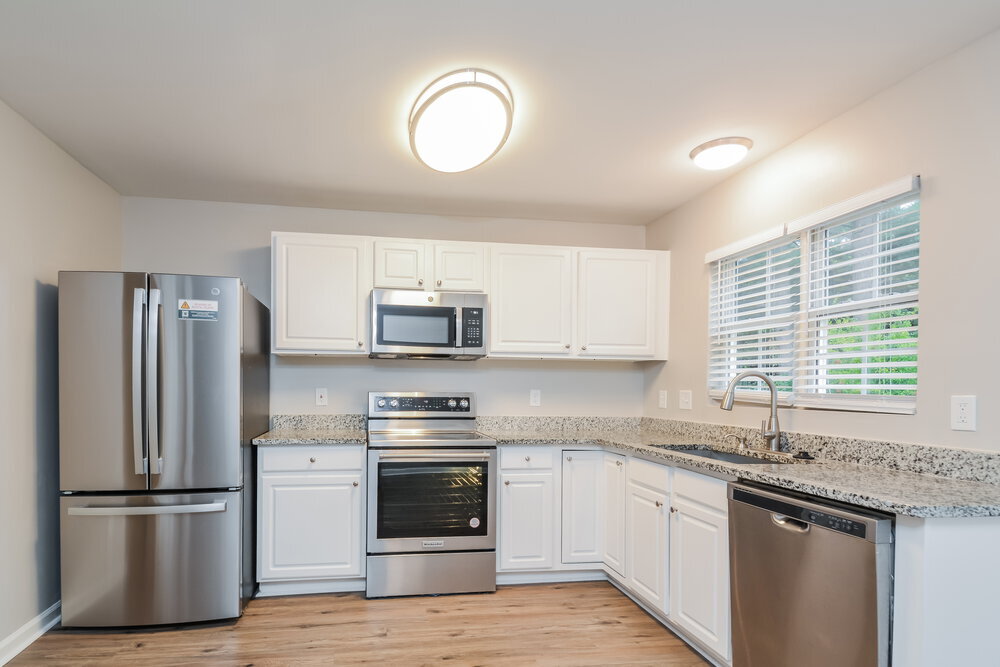 Building Photo - 5215 Little Sandy Dr