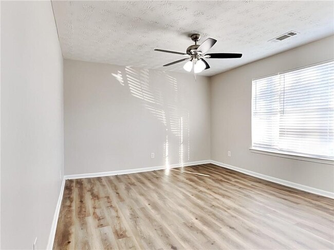 Building Photo - 200 Adam Cir