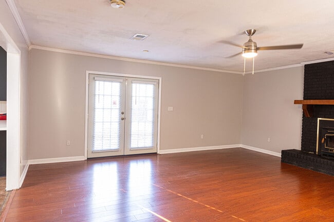 Den, entrance to back patio - 2558 Crestleigh Mnr