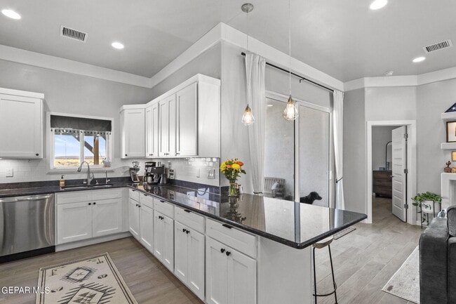 Building Photo - 2332 Tierra Delmonte Dr